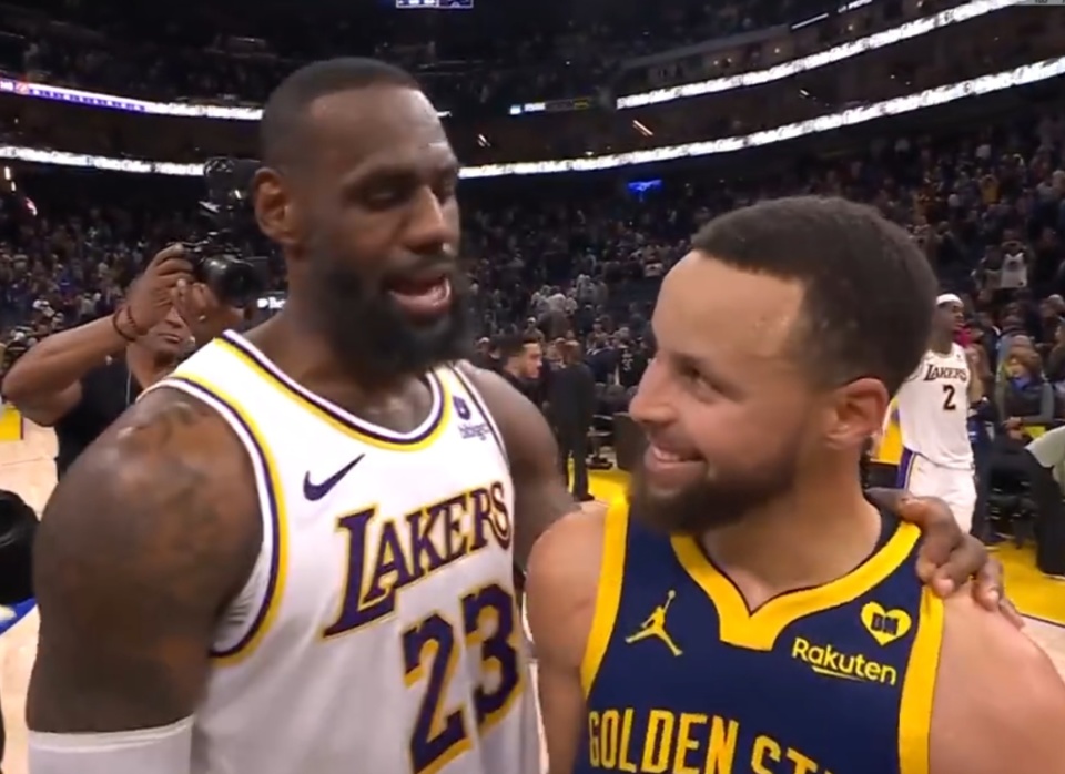 NBA比赛近期：勇士战胜湖人，库里砍下高分