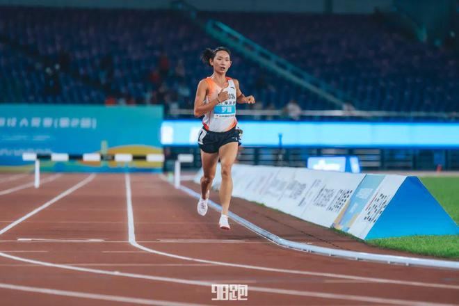俄罗斯选手在女子中长跑赛中夺冠