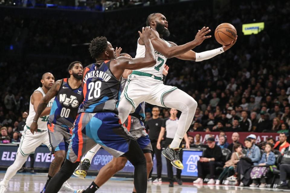 篮网队成功晋级NBA季后赛